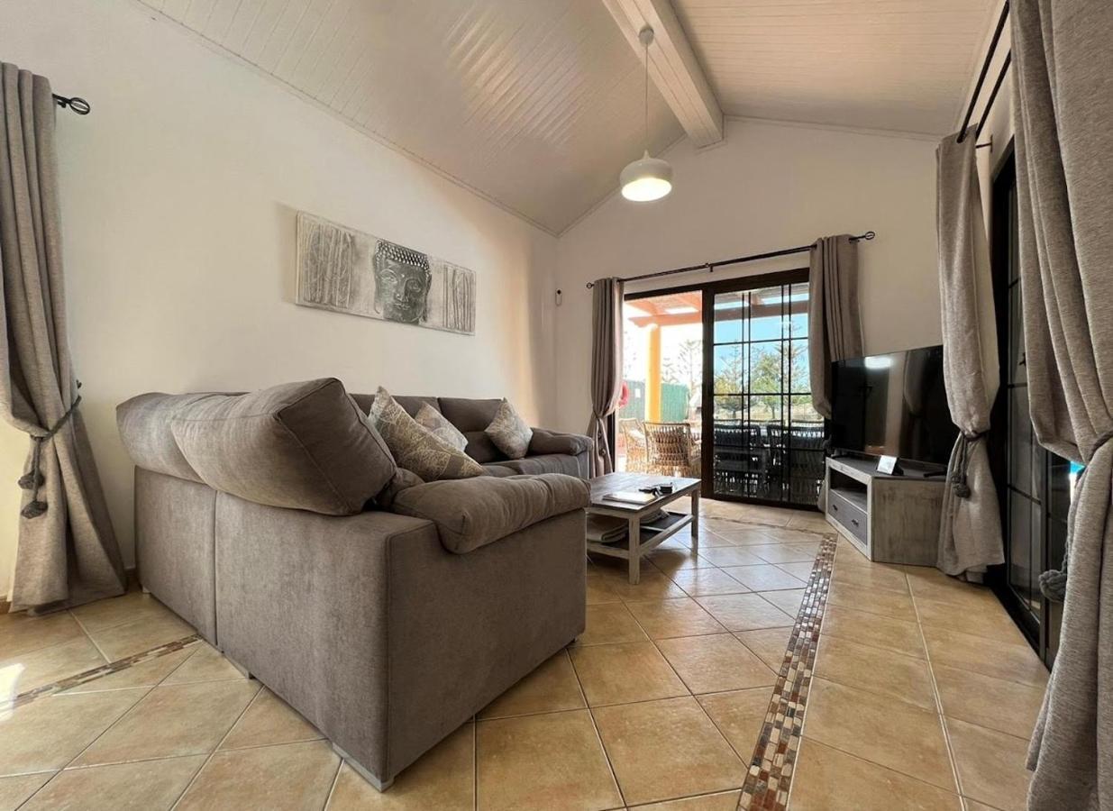 Villa Eva - New To The Market, Fully Refurbished Licensed Villa - Private Pool Caleta de Fuste Extérieur photo