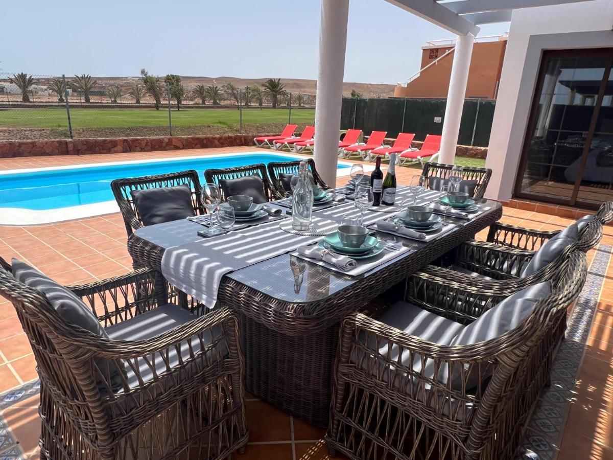 Villa Eva - New To The Market, Fully Refurbished Licensed Villa - Private Pool Caleta de Fuste Extérieur photo
